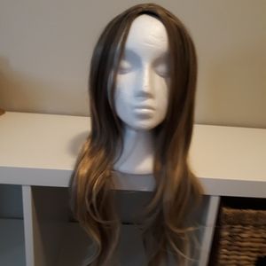 Ombre/highlighted brown to blonde wig